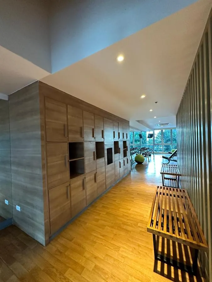 1Br Bgc Uptown Modern Condo Netflix 200Mb Wifi Manila 0*,  Philippines
