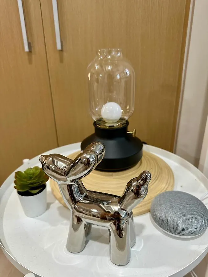 1Br Bgc Uptown Modern Condo Netflix 200Mb Wifi Manila