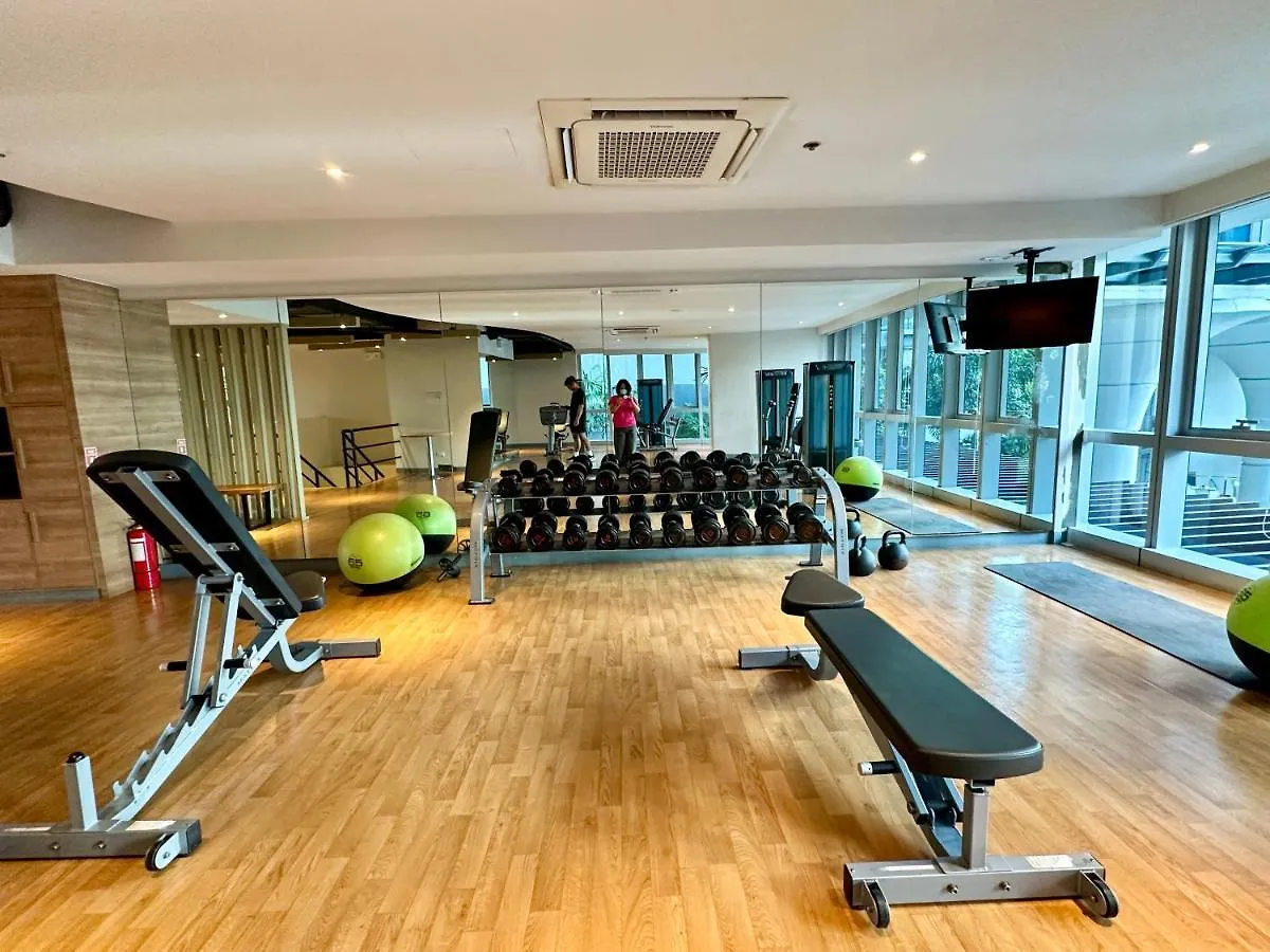 1Br Bgc Uptown Modern Condo Netflix 200Mb Wifi Manila 0*,  Philippines