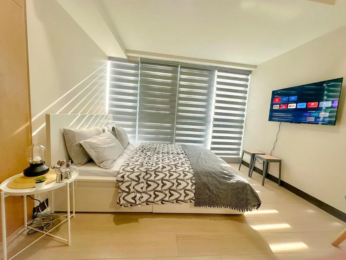 1Br Bgc Uptown Modern Condo Netflix 200Mb Wifi Manila 0*,