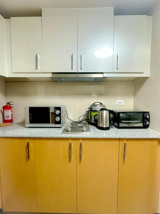 1Br Bgc Uptown Modern Condo Netflix 200Mb Wifi Manila