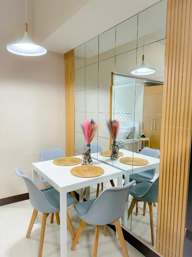 1Br Bgc Uptown Modern Condo Netflix 200Mb Wifi Manila 0*,  Philippines